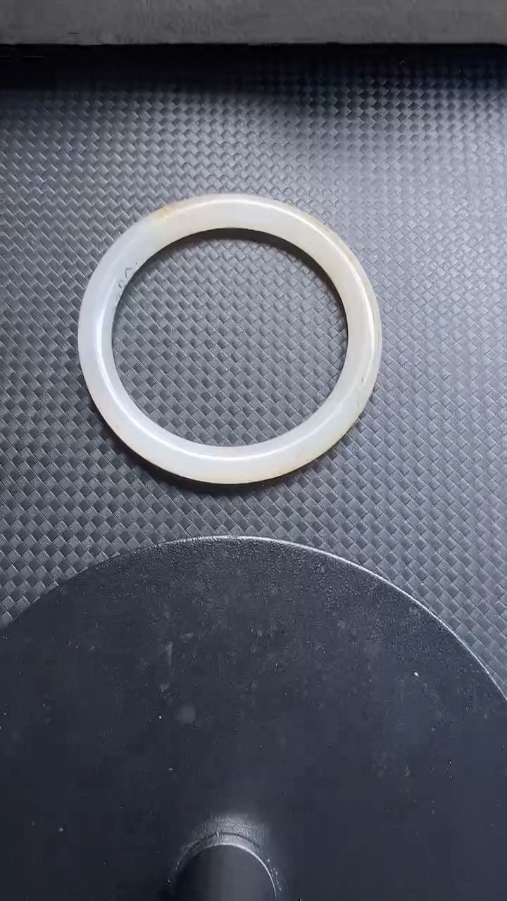 和田玉手镯未镶嵌107圈口55.6