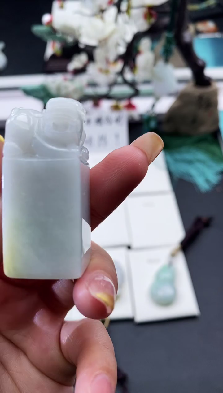 【闪购商品】翡翠吊坠(不含链)未镶嵌天然缅甸翡翠A货