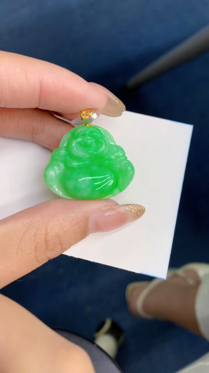 翡翠18K金镶嵌颈饰             8