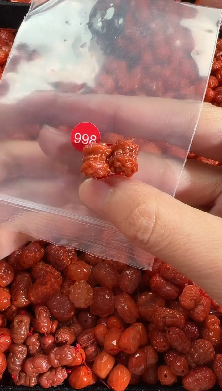 颈饰未镶嵌南红玛瑙1