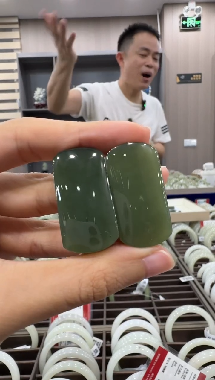 颈饰未镶嵌和田玉无事牌配绳多样性发一