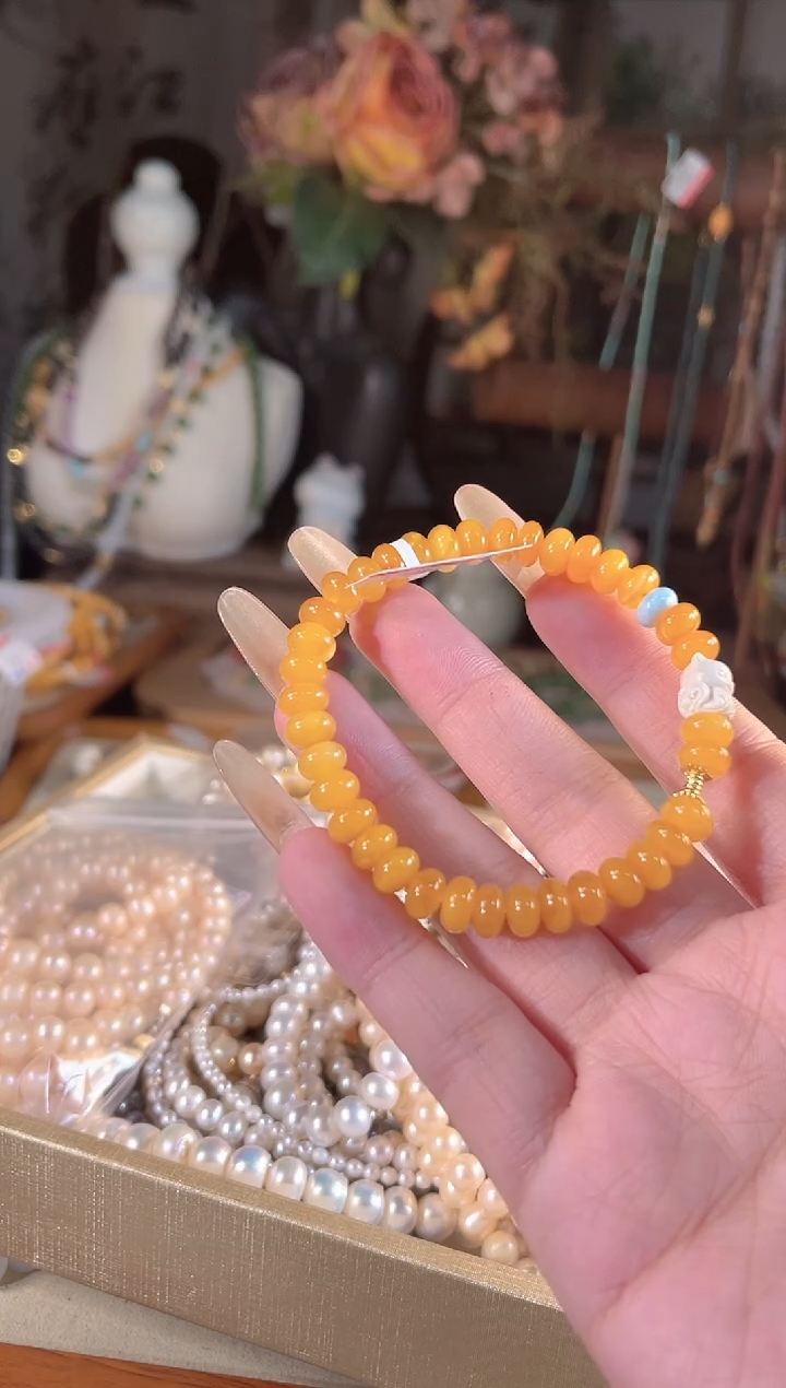 【闪购商品】蜜蜡手链未镶嵌多样性发货其一