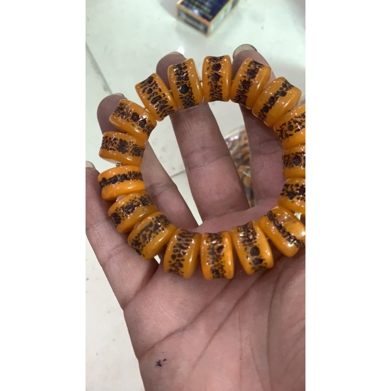 D 747。蚂蚁蜜算盘珠手串