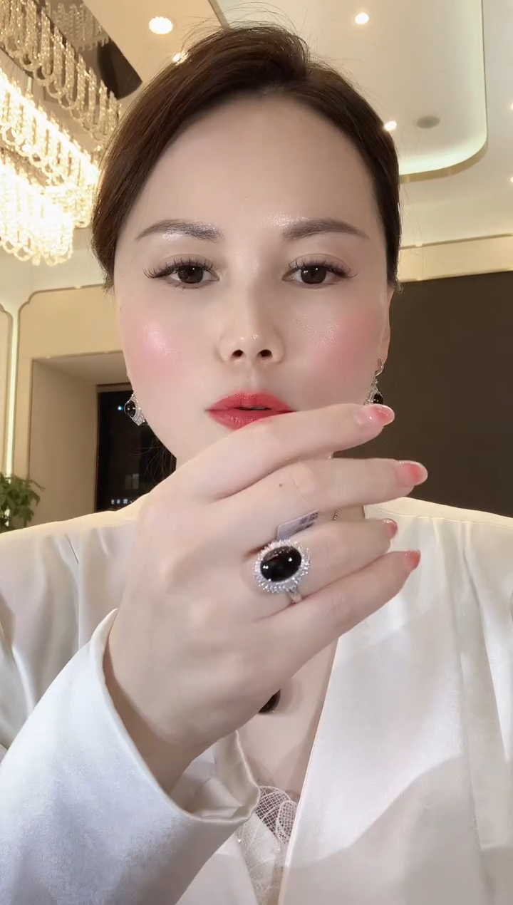 【闪购商品】翡翠戒指18K金镶嵌A77 翡翠