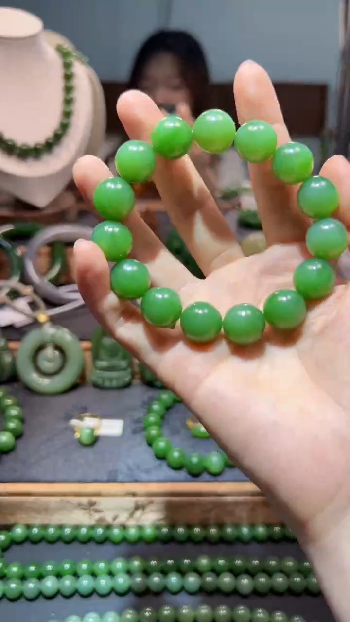 手串未镶嵌和田玉（碧玉）1