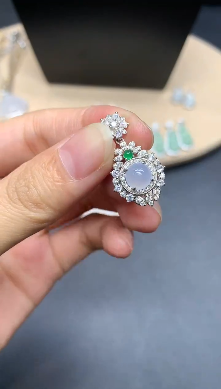 【闪购商品】翡翠吊坠(不含链)银S925镶嵌蛋面【无服务费】