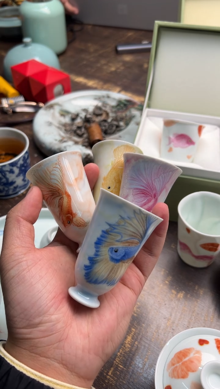 【闪购商品】/朱清孔雀鱼高足闻香杯 4个