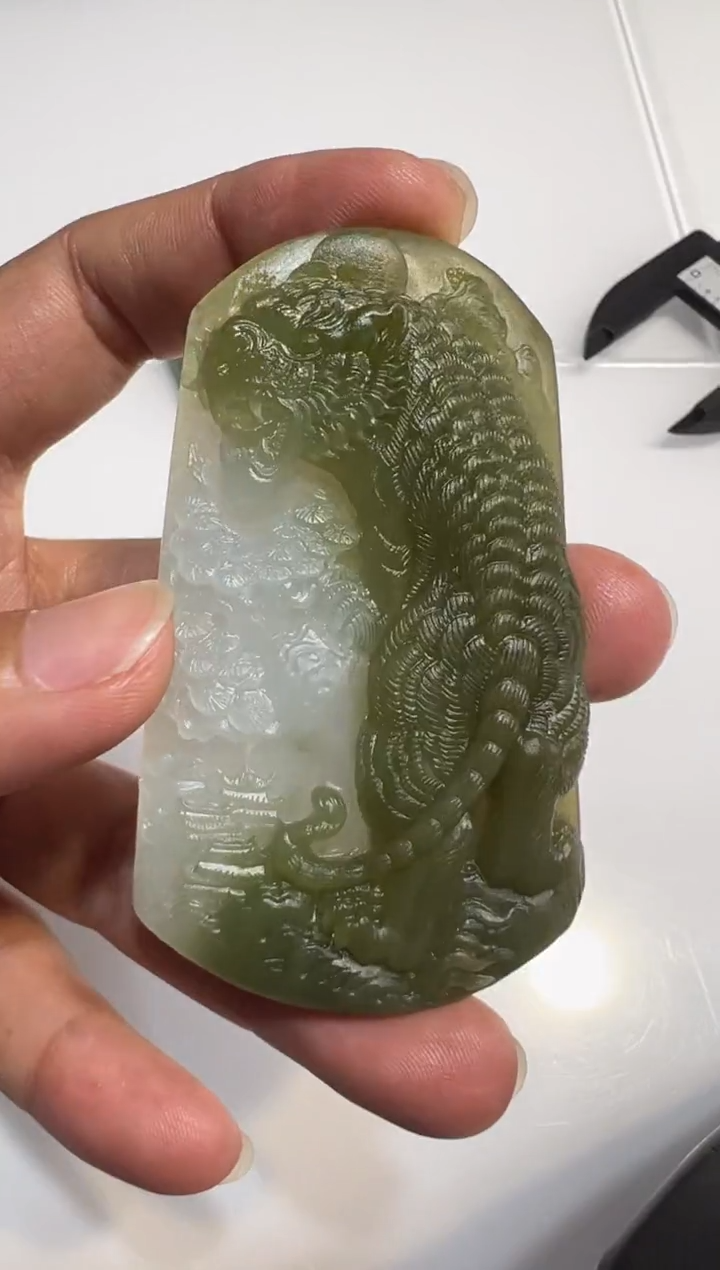 定制翡翠未镶嵌牌子