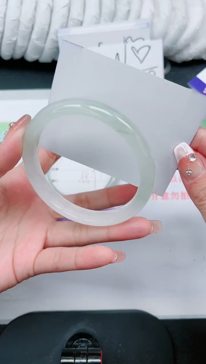 【闪购商品】石英质玉手镯未镶嵌281