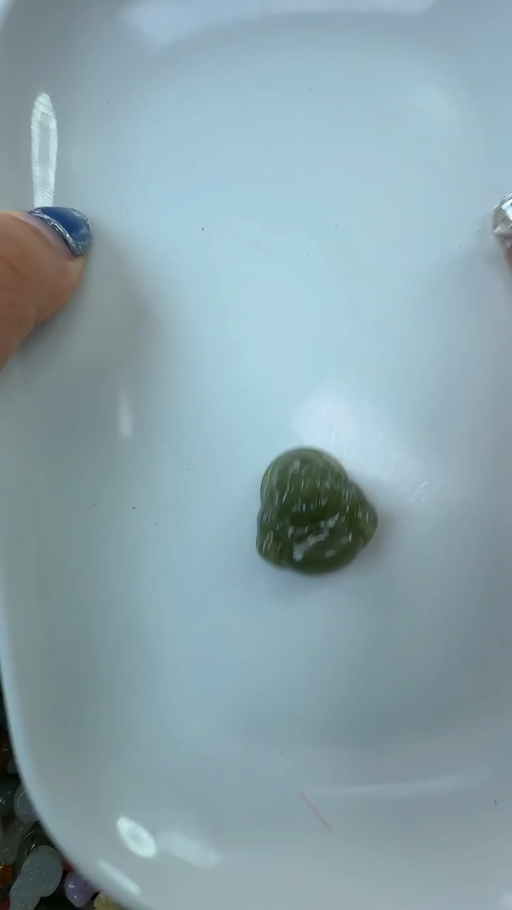 颈饰未镶嵌和田玉L***aLinga的一个