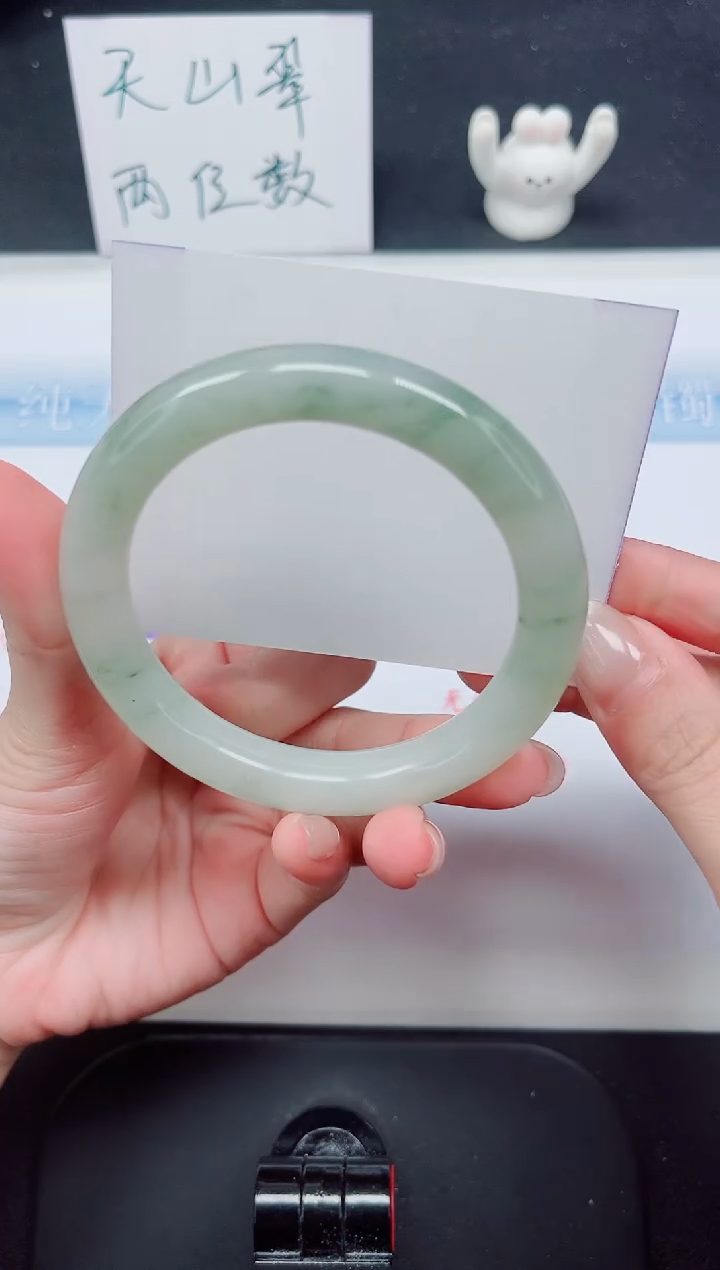 【闪购商品】石英质玉手镯未镶嵌62-57.9