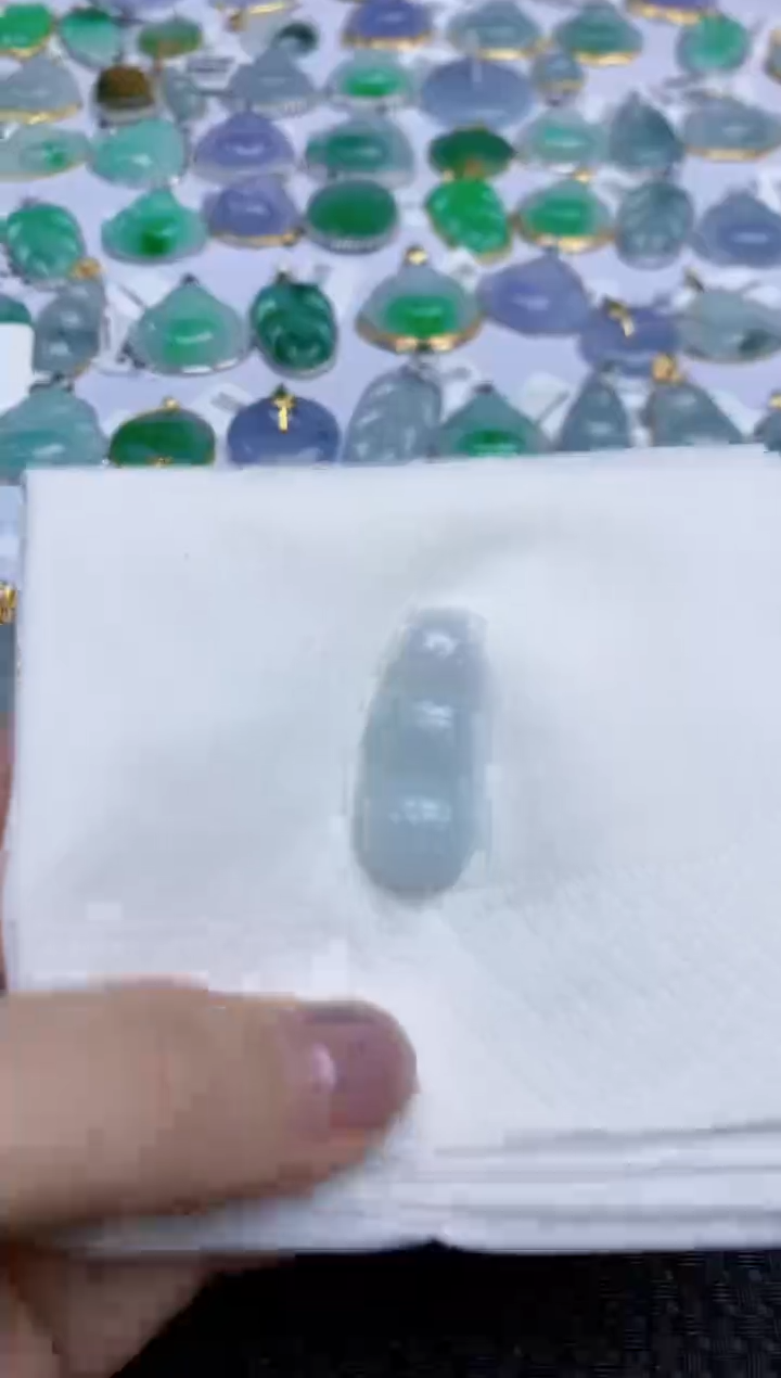 【闪购商品】翡翠颈饰未镶嵌天然翡翠A货