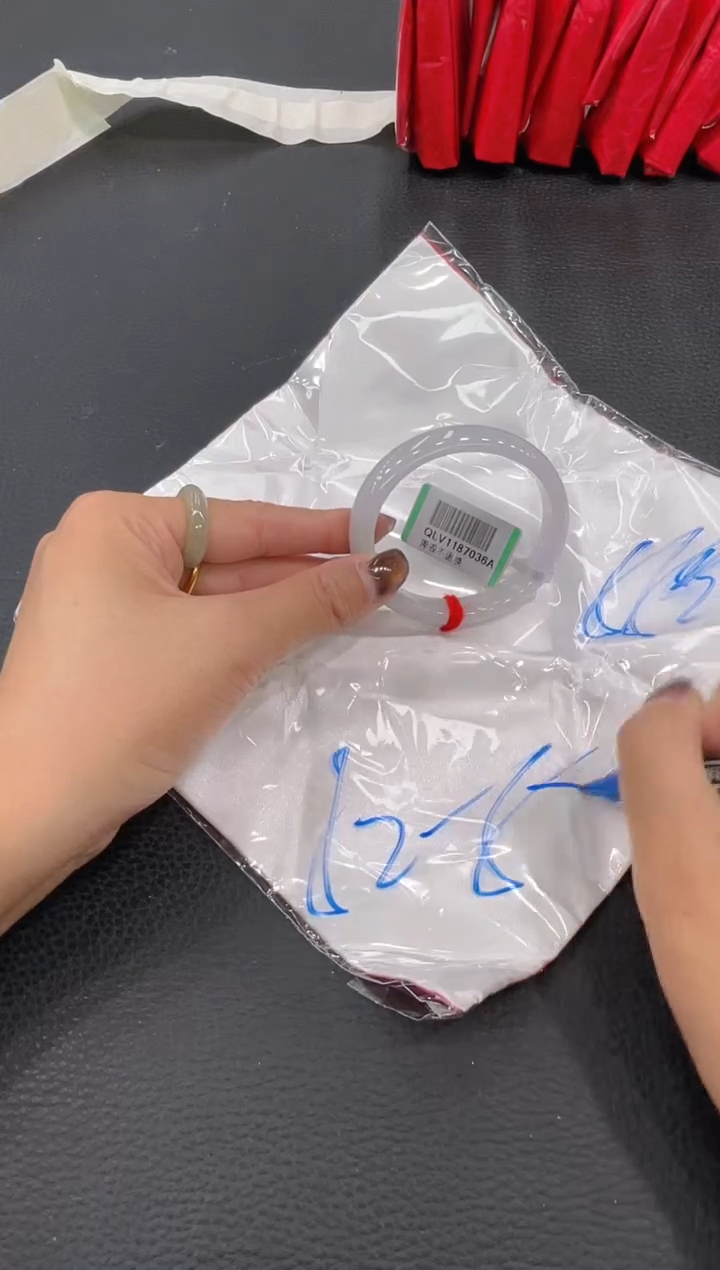 【闪购商品】翡翠手镯（贵妃镯）未镶嵌手镯