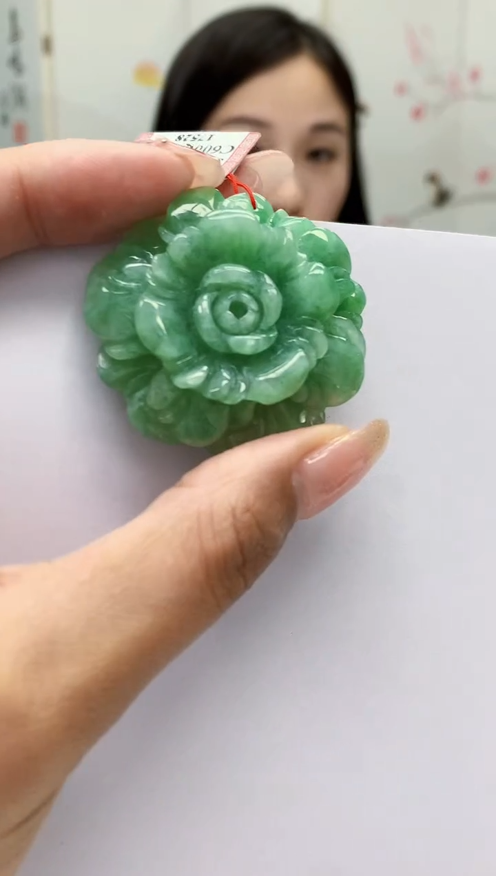 【闪购商品】定制翡翠未镶嵌4852MM-毛货挂件92