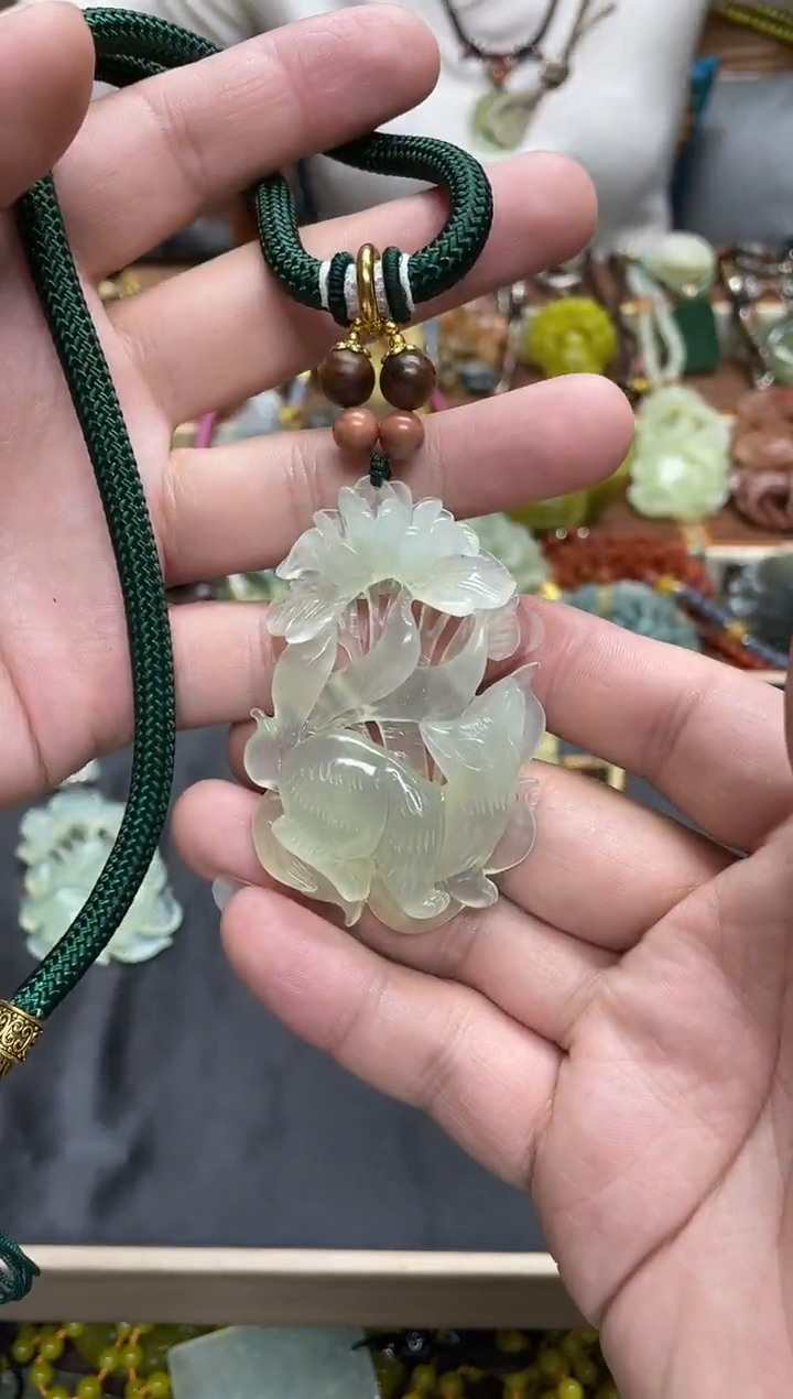 未镶嵌岫玉吊坠卷***兰·