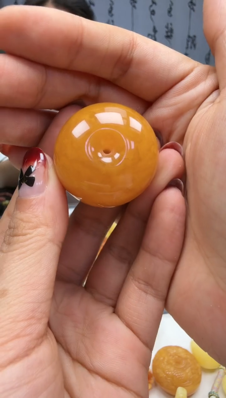 裸石琥珀未镶嵌如图