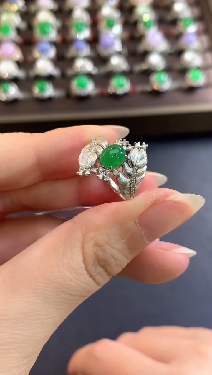 18K金镶嵌戒指翡翠b81   