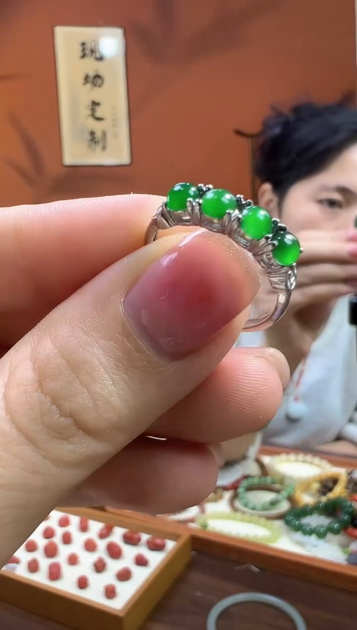 未镶嵌戒指翡翠翡翠