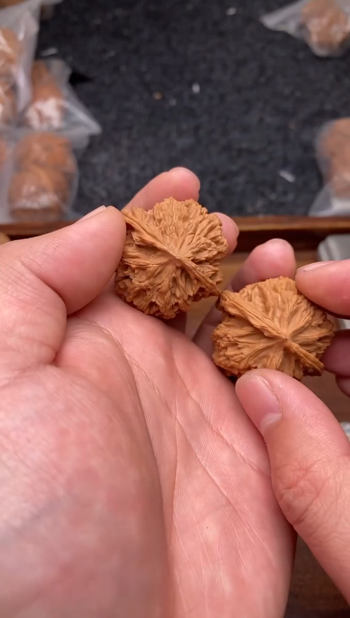 【闪购商品】文玩核桃把件G141号35尺苹果园