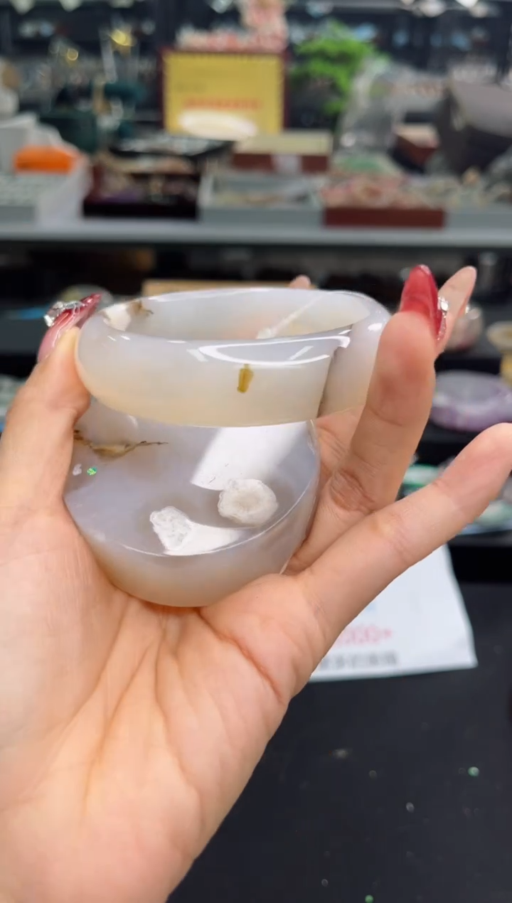 【闪购商品】石英质玉手镯未镶嵌61圈口（赠品镯心）1451082