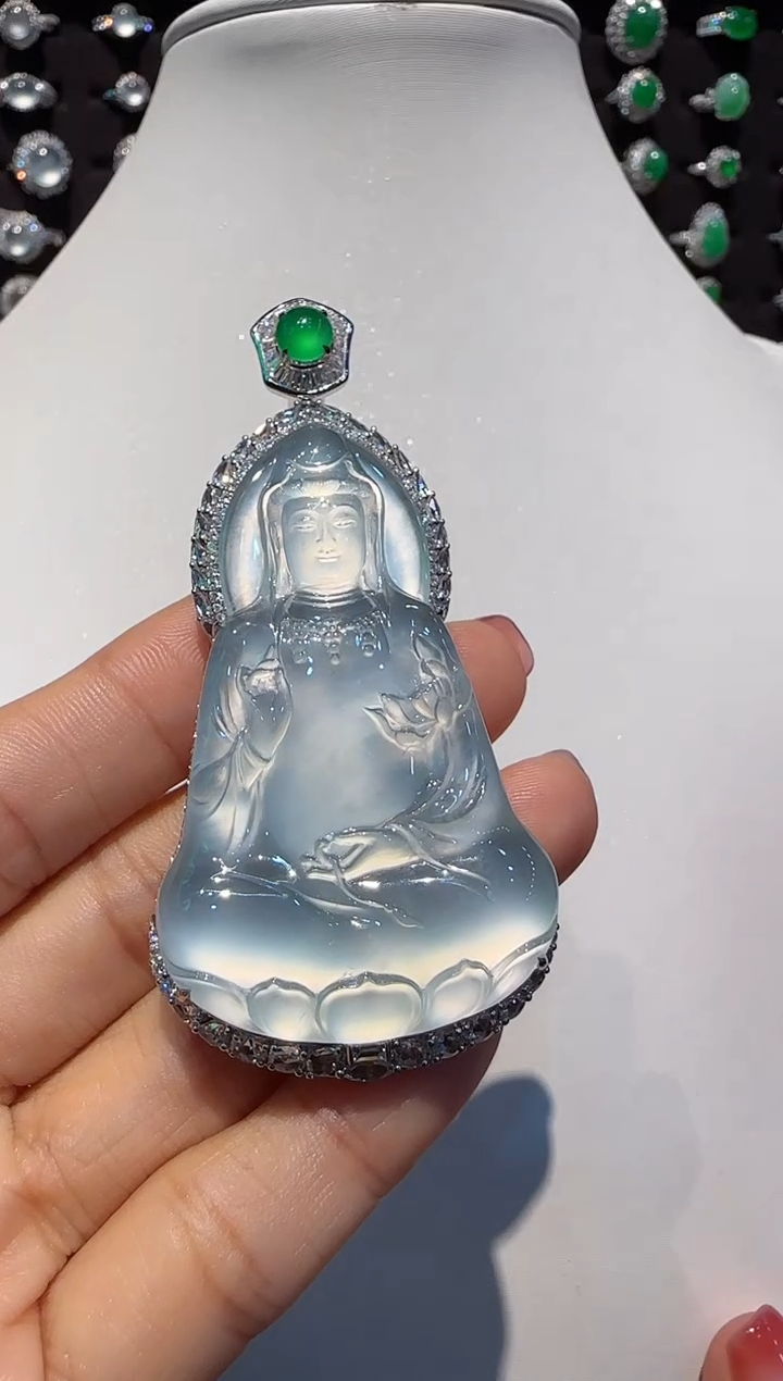 【闪购商品】翡翠颈饰18K金镶嵌观音