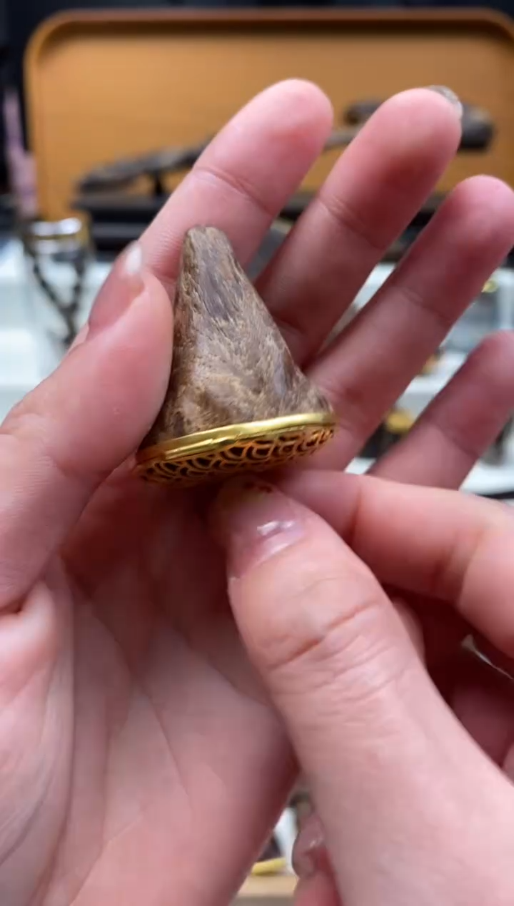 【闪购商品】沉香吊坠越南 红土  香囊