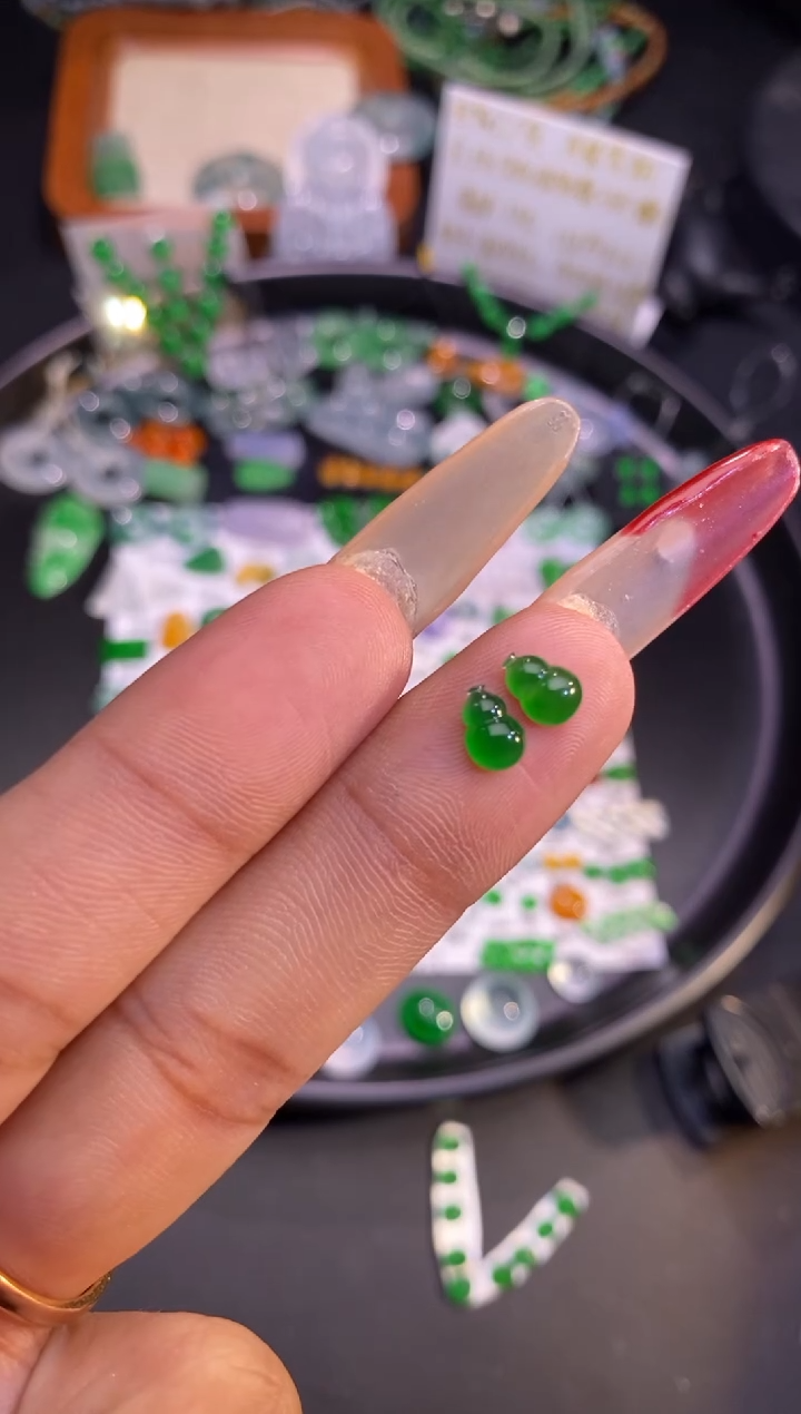 【闪购商品】翡翠挂件未镶嵌葫芦