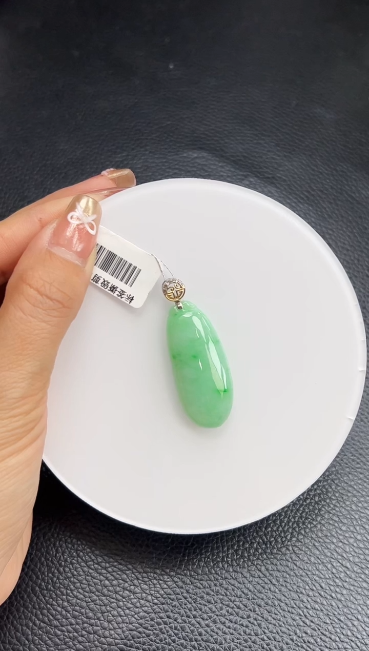 【闪购商品】翡翠颈饰18K金镶嵌YM1047-1 福瓜
