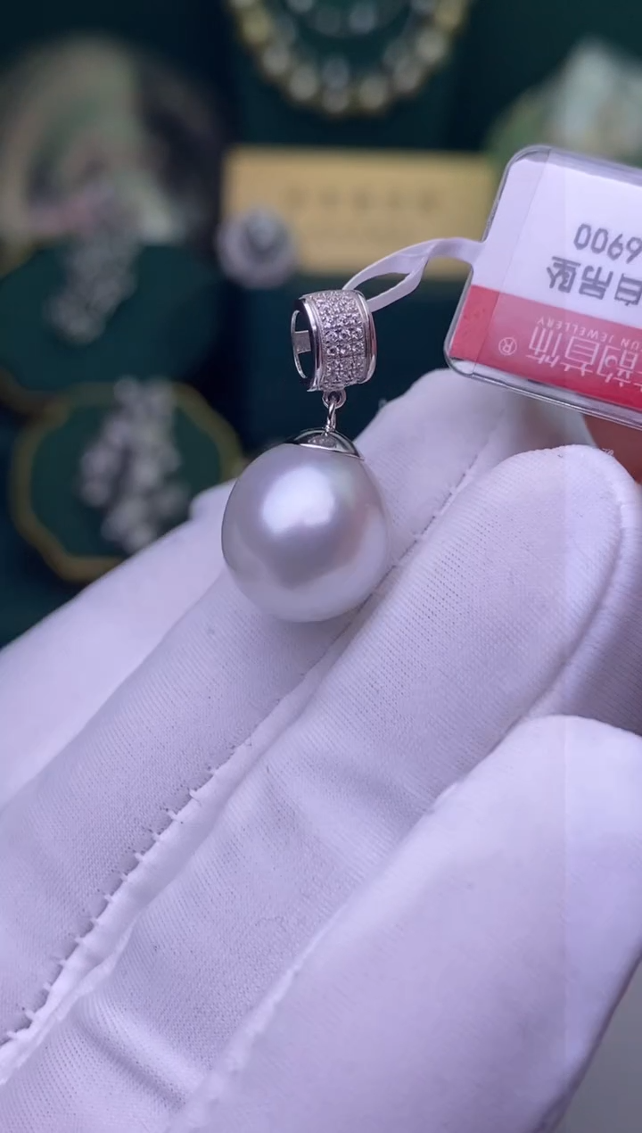 【闪购商品】海水珍珠颈饰18K金镶嵌1