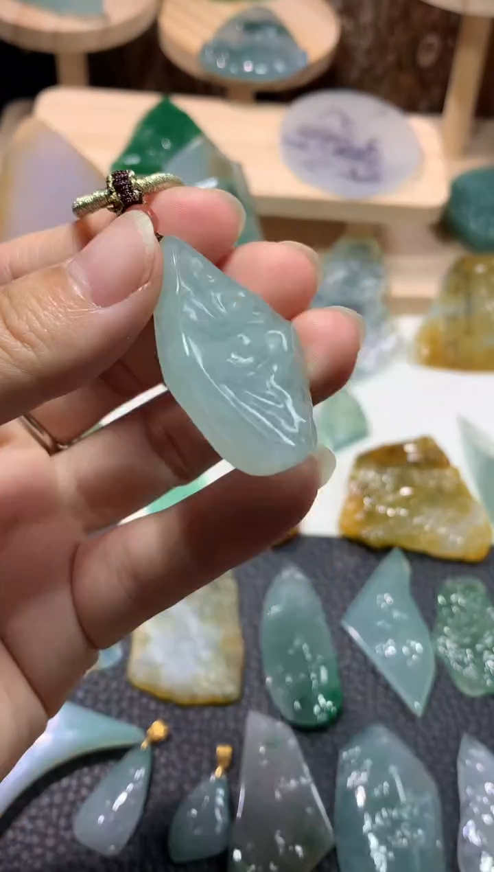 吊坠(不含链)未镶嵌翡翠吊坠