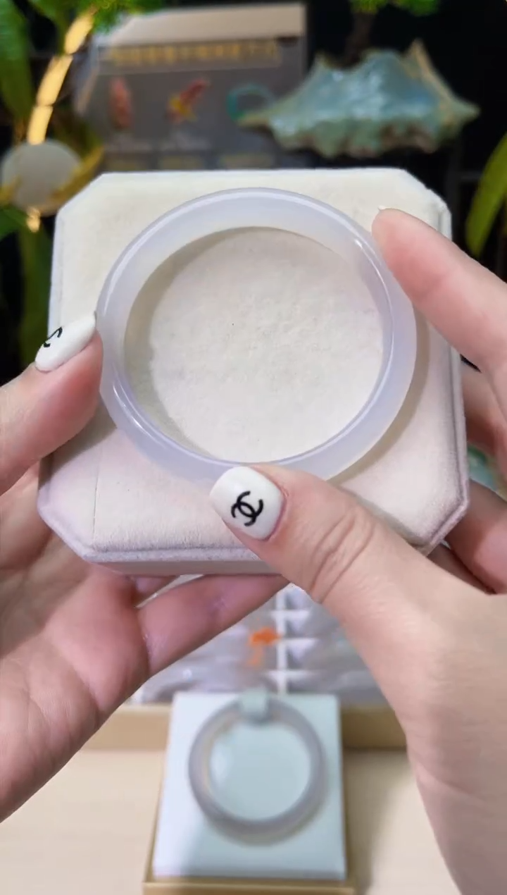 【闪购商品】玛瑙/玉髓手镯未镶嵌55