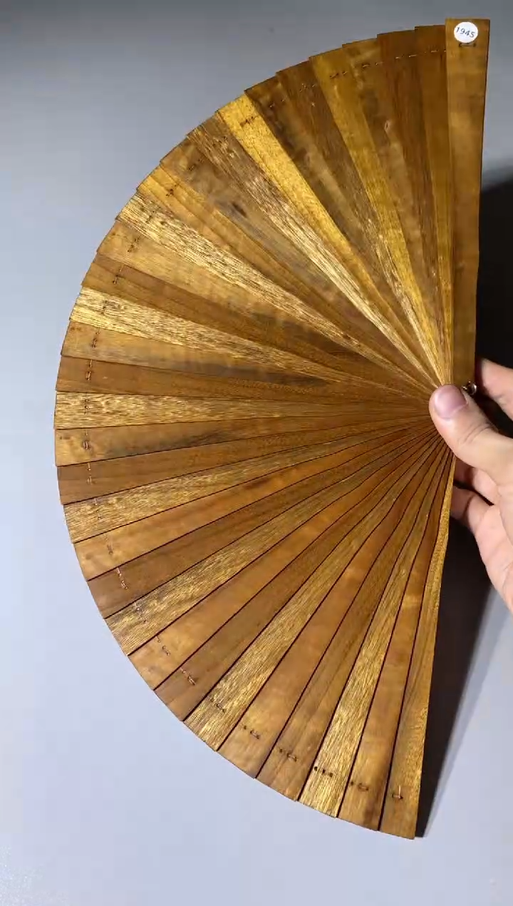 【闪购商品】金丝楠木雕194号21cm金丝楠木小叶桢楠扇子