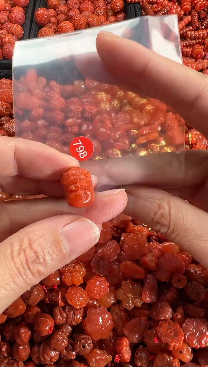 【闪购商品】南红玛瑙颈饰合金2