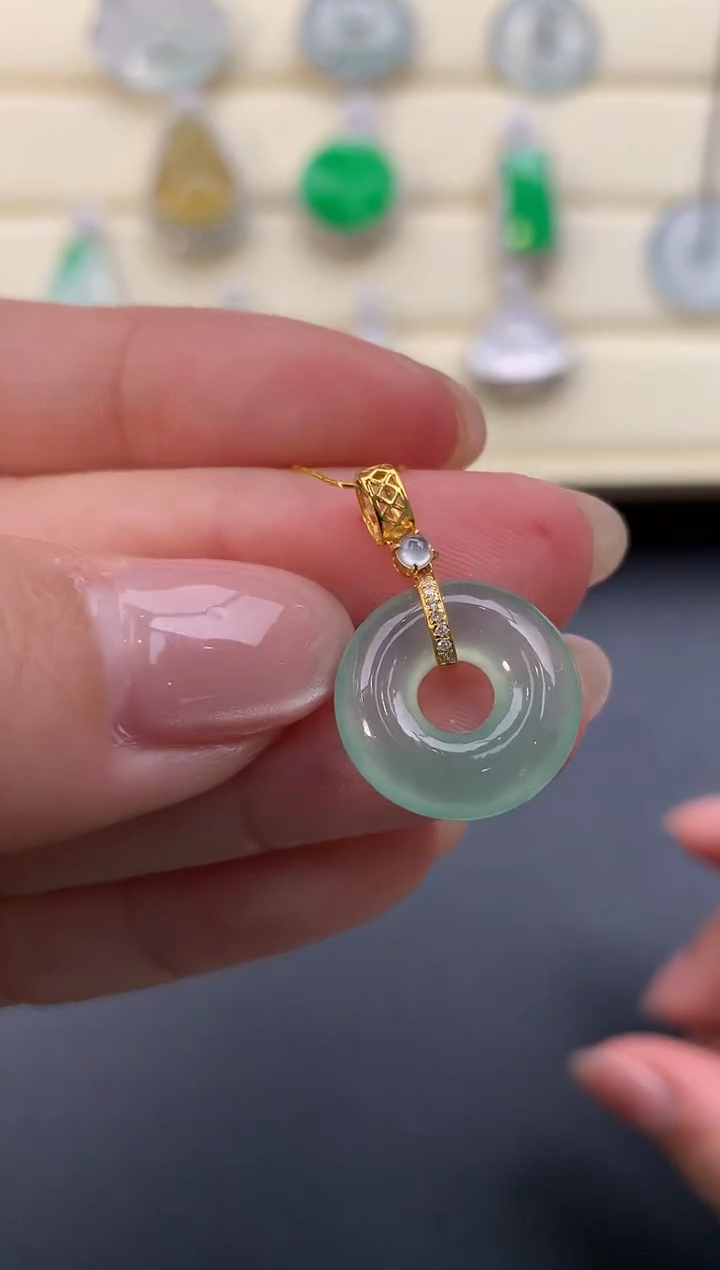 【闪购商品】翡翠颈饰18K金镶嵌D793     