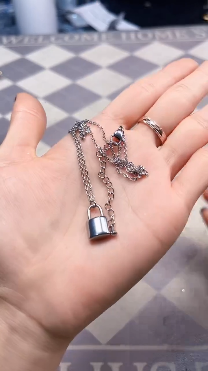 非金属无如图所示时尚饰品