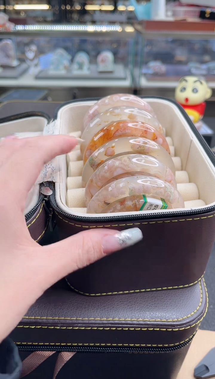 未镶嵌手镯石英质玉尘*丷圈口（赠品镯心）