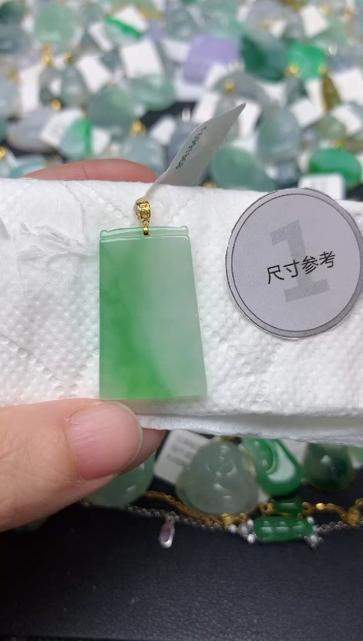 颈饰18K金镶嵌翡翠天然缅甸A货翡翠