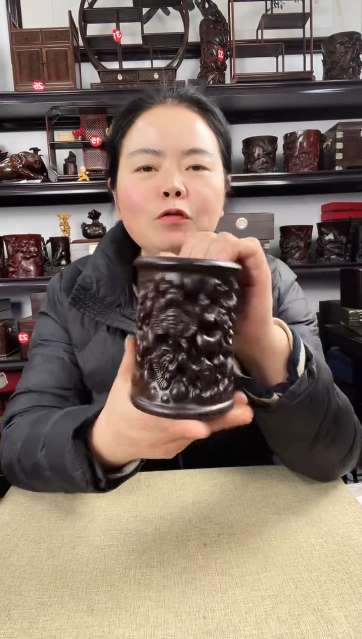 木老李红木工艺品灵芝笔筒