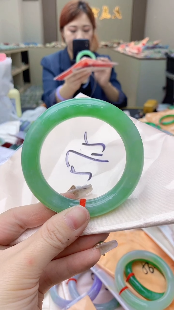【闪购商品】翡翠手镯未镶嵌1018675642