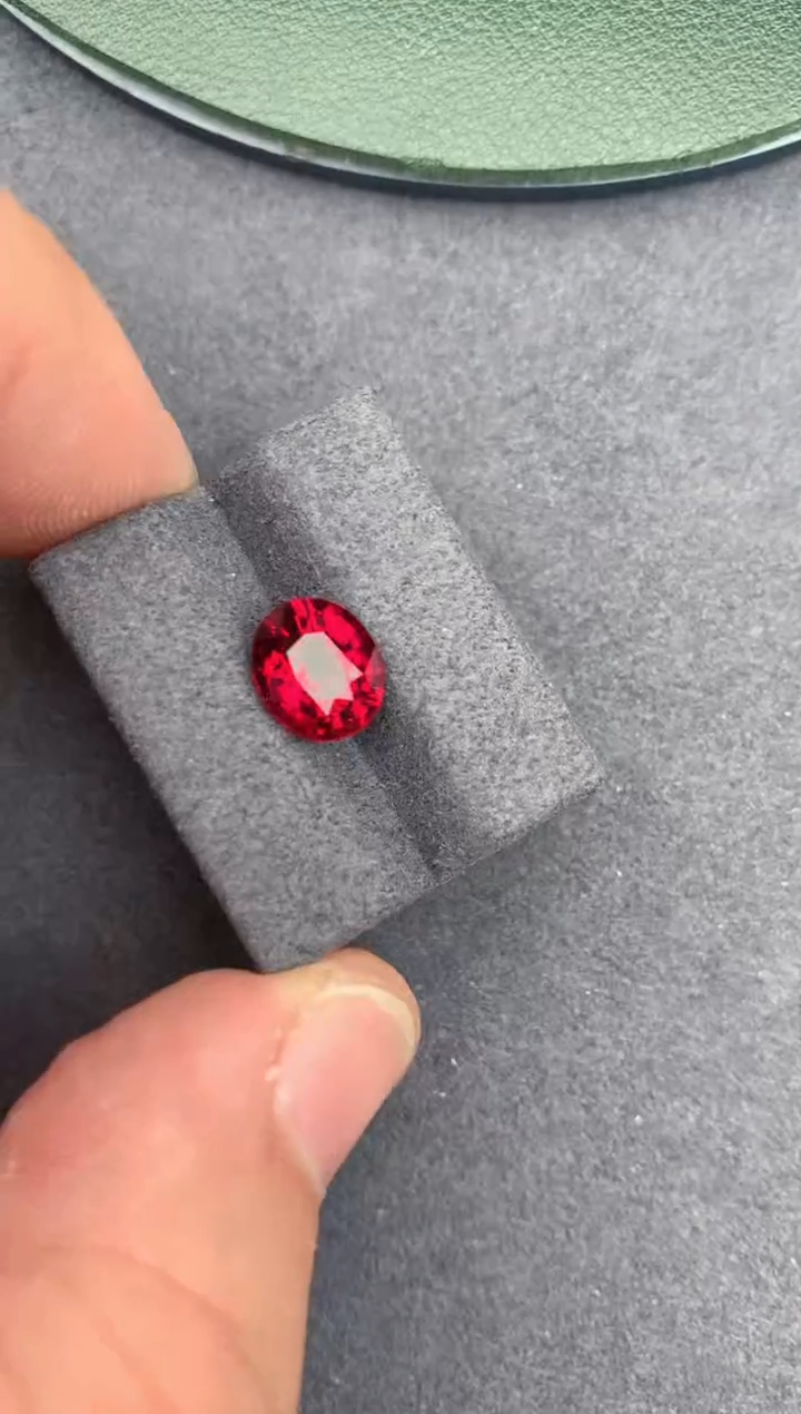 【闪购商品】碧玺裸石未镶嵌2.3ct 卢比来碧玺