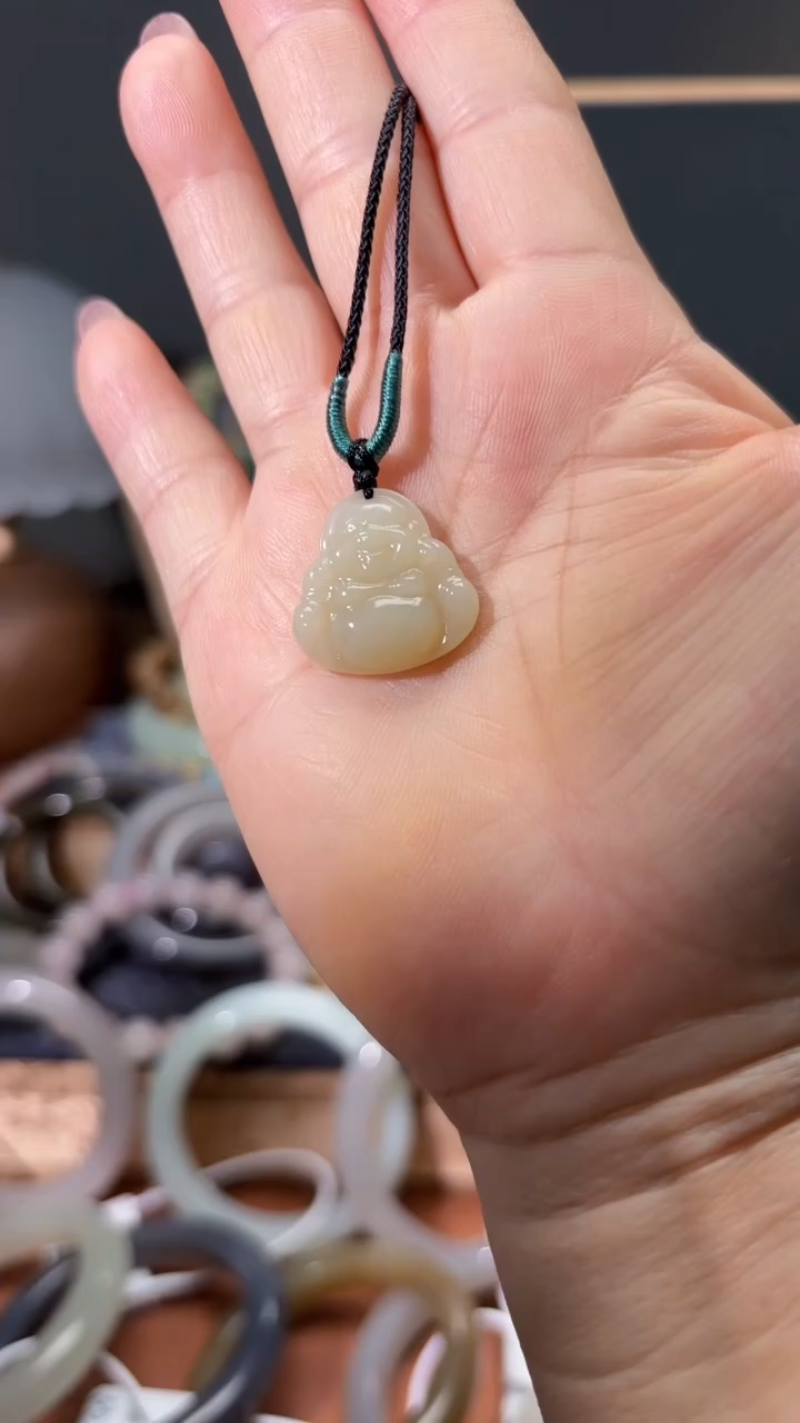 和田玉未镶嵌颈饰1
