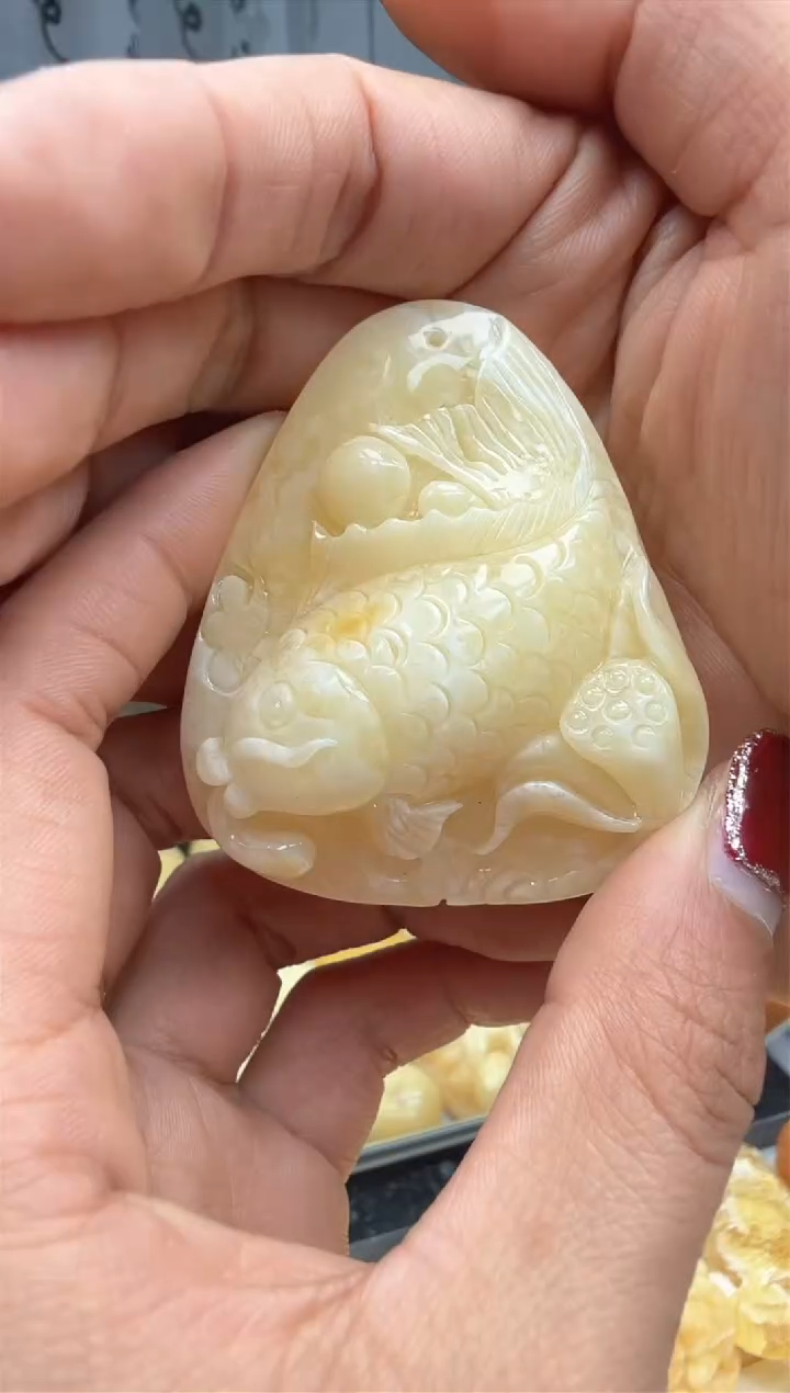 【闪购商品】琥珀裸石未镶嵌挂坠