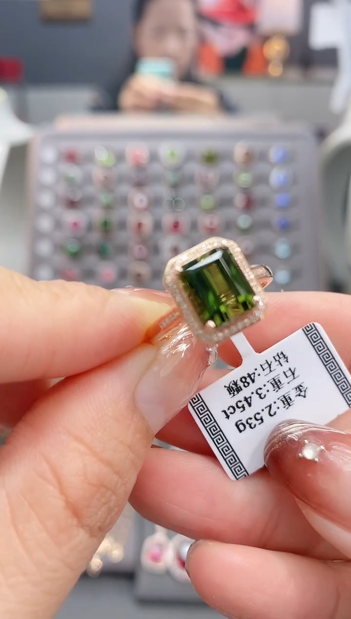 18K金镶嵌戒指碧玺3.45