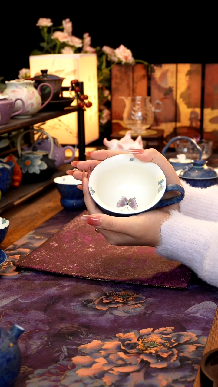 黛蓝咖啡杯·······