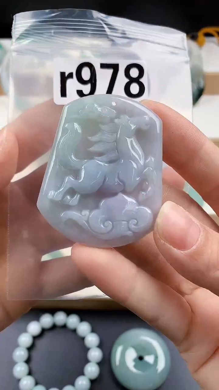 颈饰未镶嵌翡翠天然翡翠吊坠挂件