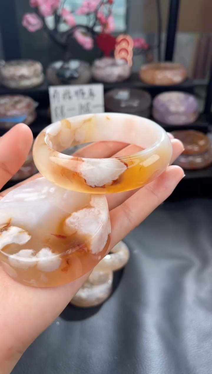 【闪购商品】石英质玉手镯未镶嵌59