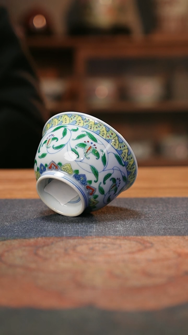 【闪购商品】青花斗彩缠枝西番莲纹杯