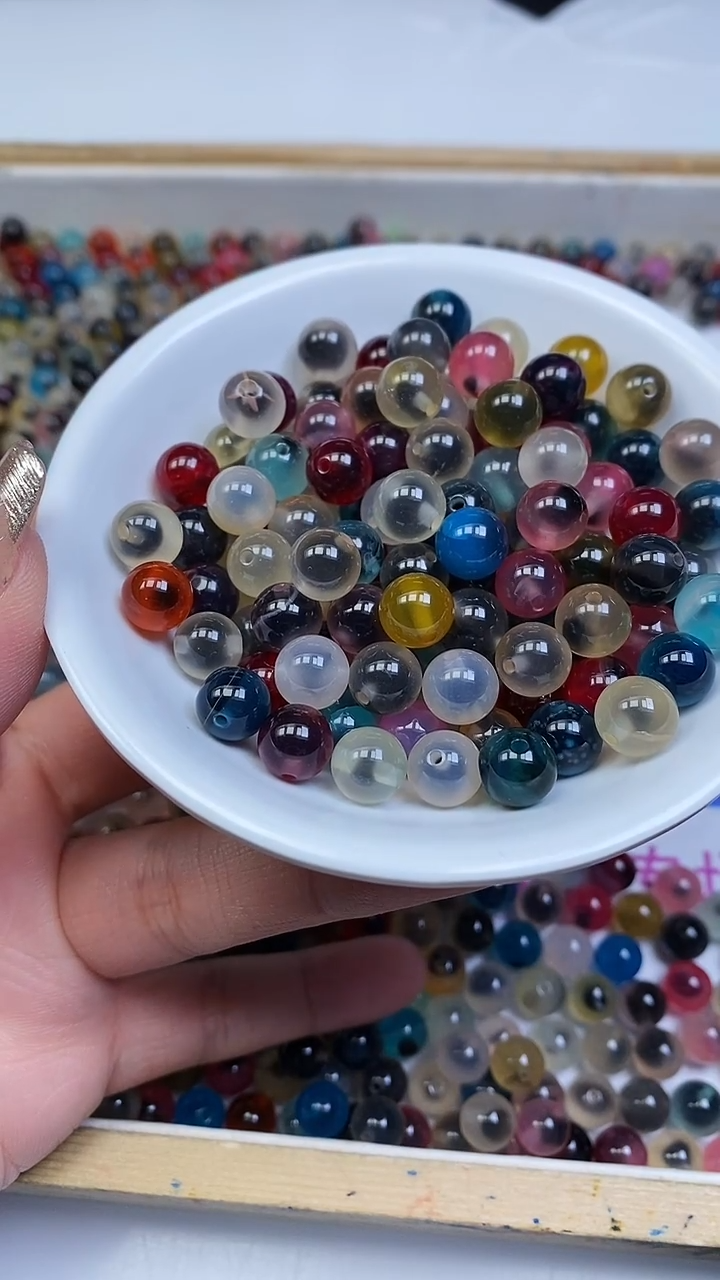 未镶嵌散珠玛瑙/玉髓B1711 彩糖心玛瑙8mm10颗6.8元