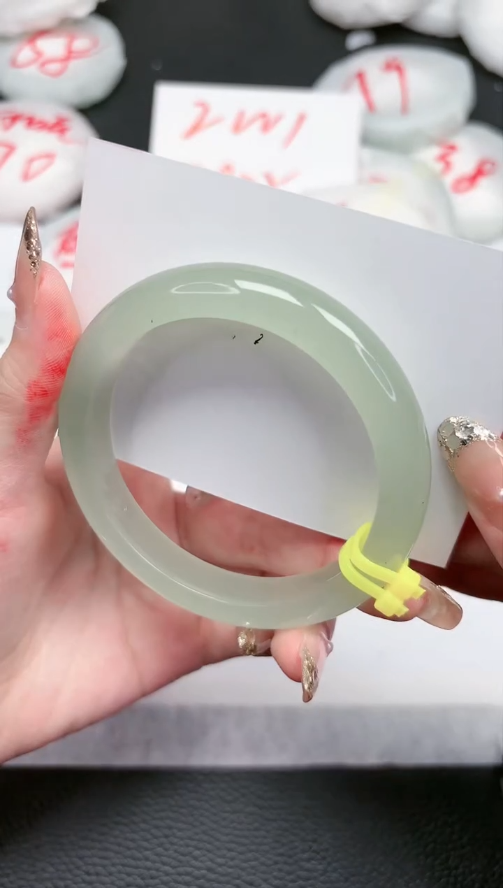 【闪购商品】石英质玉手镯未镶嵌335-59.8