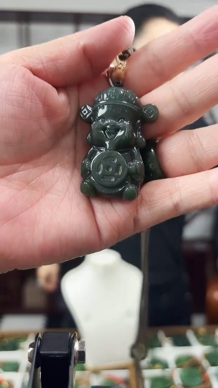颈饰未镶嵌和田玉财神